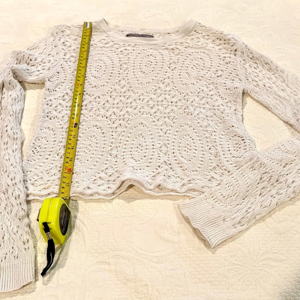 Elegant White Lace Knit Top